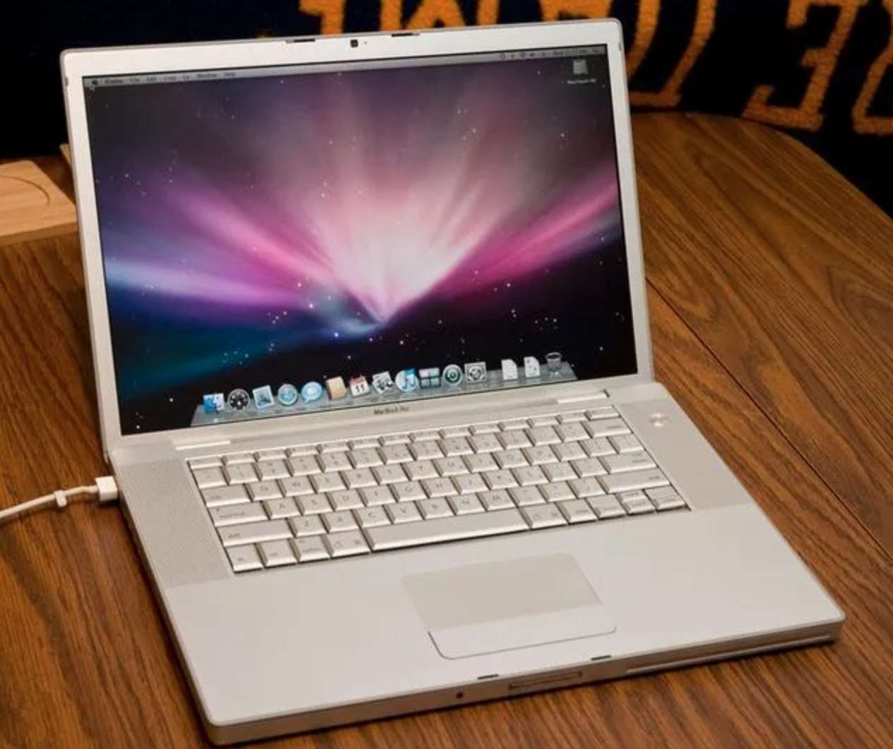苹果笔记本型号进化史（浅谈苹果电脑Macbook演化史）